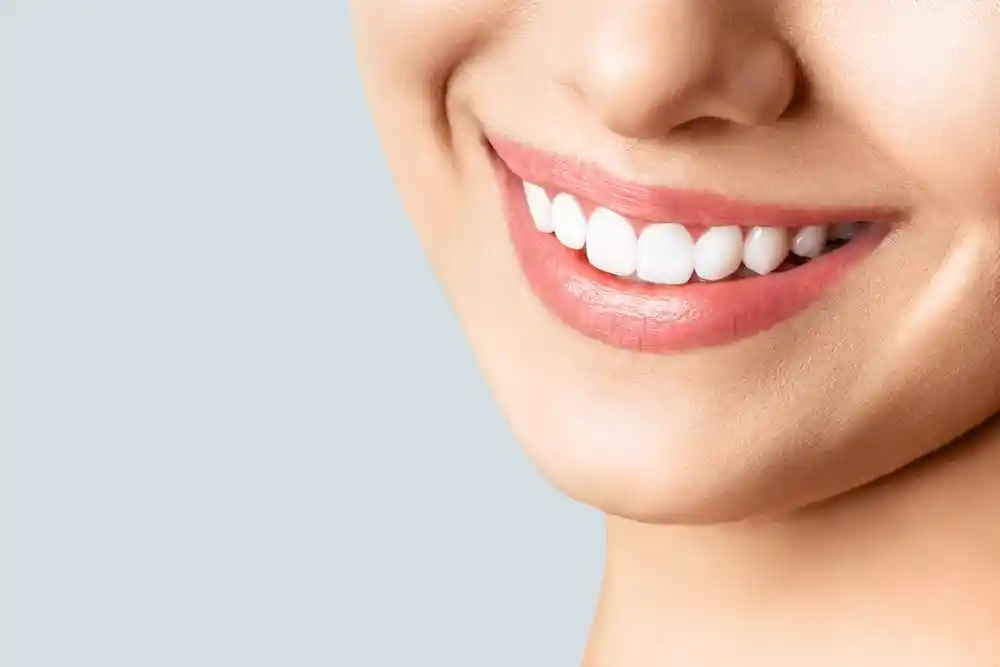 Gummy Smile (Dişeti Gülümsemesi) Tedavisi-featured-image-linee